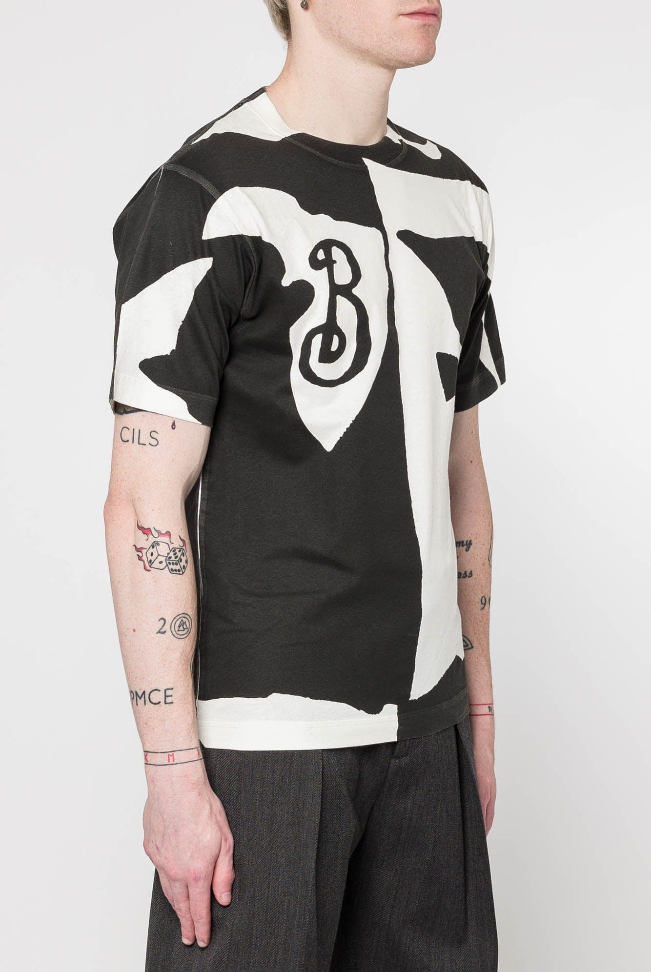 Burberry Shield T-Shirt in Black - Image 2