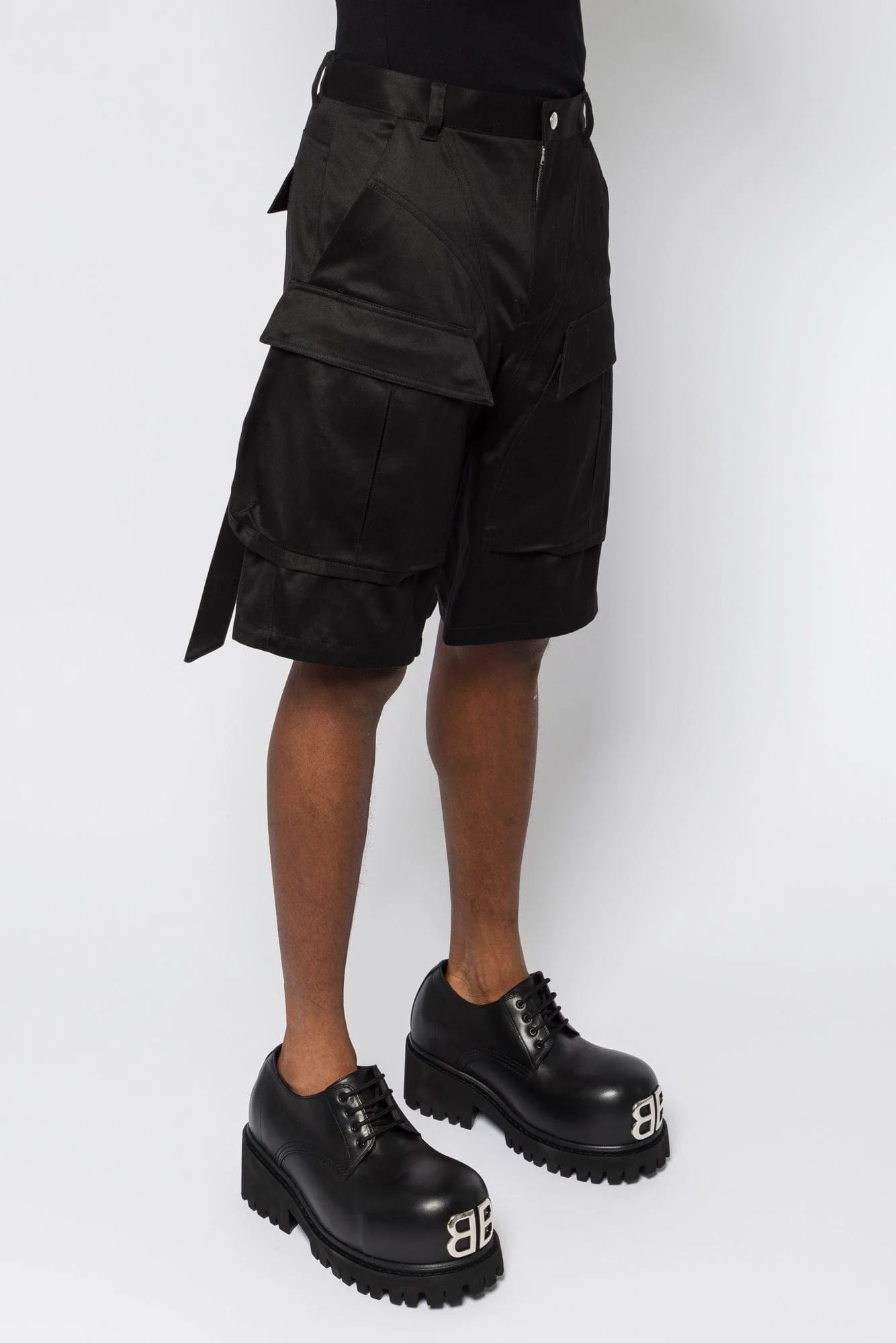 Mugler Tailored Cargo Shorts in Black SS25 - Image 2